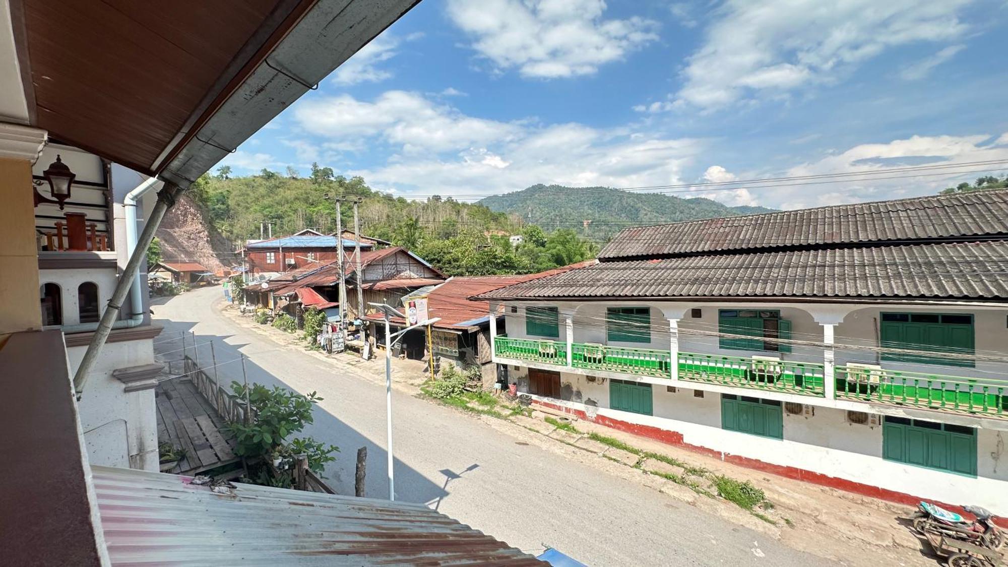 Pakbeng Guesthouse Extérieur photo